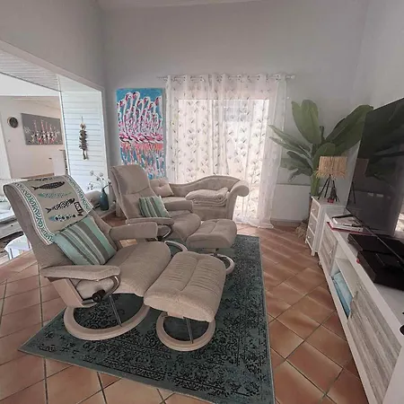 Grand A Pour 10 Personnes - Fr-1-194-298 *